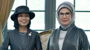 Japonya ve Türkiye Arasında 100. Yıl Onuruna Sıcak Bir Görüşme