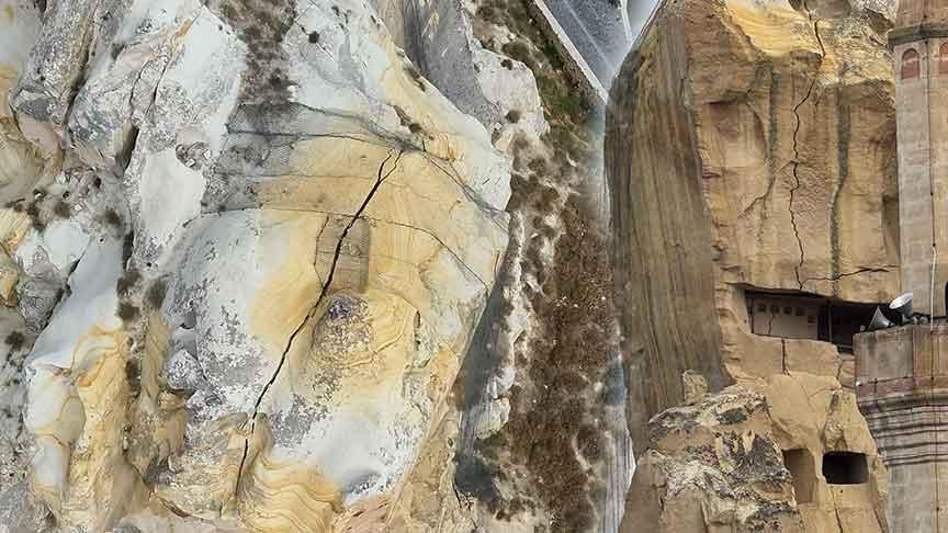 Kadıkalesi Kayasının Ön Kısmında Çökme: Ürgüp’te Tahliye ve Güvenlik Önlemleri