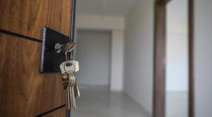 Kira Sözleşmesinin Süresi Dolmadan Tahliye: Yargıtay’ın Emredici İçtihadı ve Tarafların Yükümlülükleri