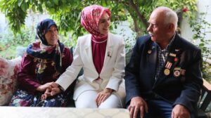 Manisa Ziyareti: Aile Yılı Vurgusuyla Mustafa ve Fatma Bulut Çifti Tebrik Edildi