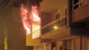 Manisa’da Borç Gerginliğiyle Başlayan Yangın: Ailesiyle birlikte kurtulanlar ve trajik sonuçlar