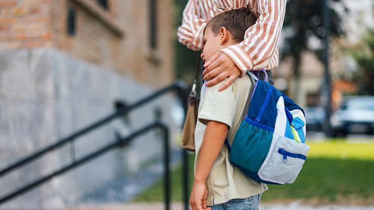 Okula Uyum Sürecinde Ebeveyn Rehberliği: Pratik Adımlar ve Darkıaldırıcı İpuçları