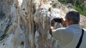 Reşadiye’nin Termal Travertenleri: Doğal Şölen ve Turizm Potansiyeli