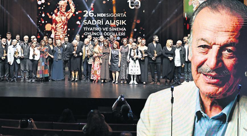 Sadri Alışık Ödülleri’ndeki 100. Yıl Anısına Yeniden Canlanan Efsane Anlar