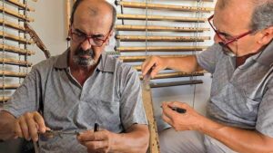 Samandağ’daki Kamışlardan Ney Yapımında Usta: 46 Yıllık Gelenek ve Fiyatlar