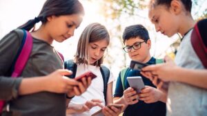 Text Neck ve Omurga Sağlığı: Baş Ağırlığı ve Duruş Bozuklukları Üzerindeki Etkileri