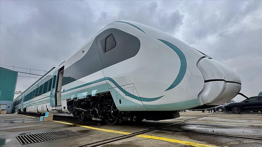 Türkiye Raylı Sistemlerinde Güneş Enerjisiyle Güçlenen Üretim: 3,35 GWh Yıllık Hedef ve Sivas’ta Yeni GES Projesi