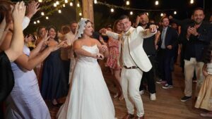 Antalya’da Dünyaya Gelen Kültürlerarası Düğün: Erik Dalıyla Başlayan Aşk Hikayesi