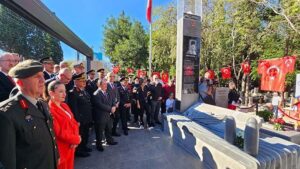 Antalya’da Mustafa Ertuğrul Aker Anıt Mezarı: Kahramanlığın Anımsandığı Cumhuriyet Günü Etkinliği