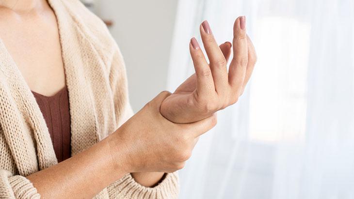 Artrit mi, romatizm mi? Doğru Tanı ve Tedavi Yaklaşımları