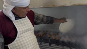 Ayhan Akdeniz’in Bahçe Düğününde Üç Günlük Kebap Şöleni: Misafirler Mutluluk ve Lezzeti Birlikte Yaşadı