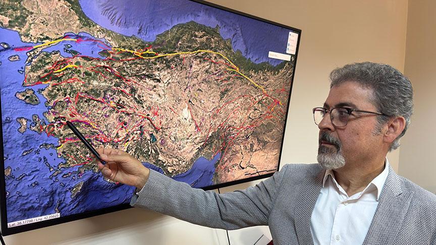 Batı Anadolu ve İzmir Fayları: Jeotermal Etkisi ve Transfer Fayı Gelenbe