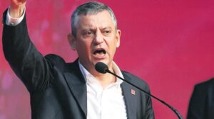 CHP İstanbul ve Manisa Kongreleri: Özel’den Yeni Ufuklar ve Cesaret Çağrısı