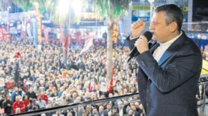 CHP Lideri Özel’in Çinaylı Duruşu ve Kurultay Gelişmeleri: İddialar, İptaller ve Yeni Yol Haritası