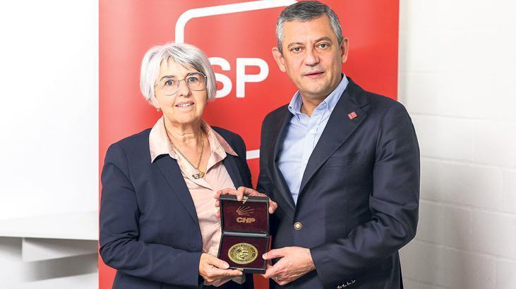 CHP Liderinin SP Kongresi Konuşması: Demokrasi ve Avrupa Güvenlik Mikrisi Üzerine Notlar