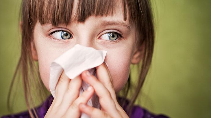 Çocuğunuzdaki Burun Akaıntısı: Alerji mi, SoğukAlgınlığı mı ve Uzman Tavsiyeleri