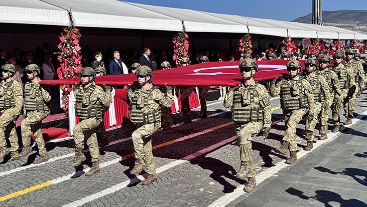 Cumhuriyetin 102. Yılı: Türkiye’nin Farklı Şehirlerinde Coşkulu Kutlamalar