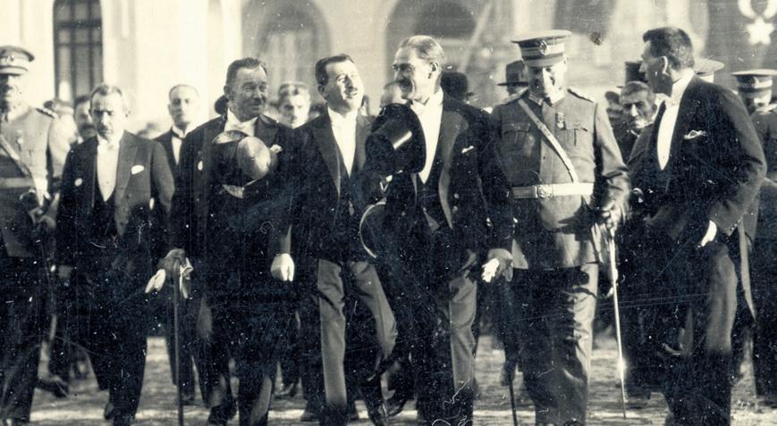 Cumhuriyetin Doğuşunu Anlatan Özlü ve Yeniden Yazılmış Bir Hikâye