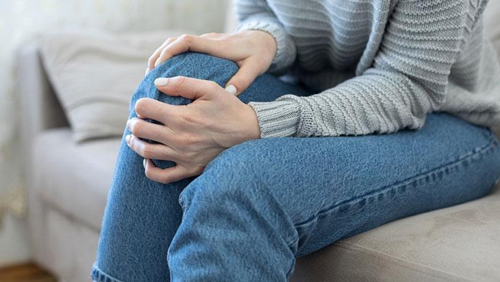 Diz Protezi: Yaşa Göre Değişen Ömür, Hızlı İyileşme ve Robotik Desteğin Rolü