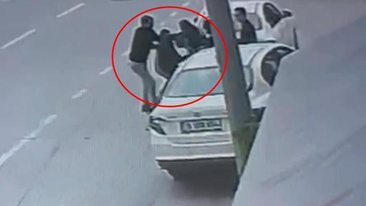 Drift Anı Sırasında Polisle Yüzleşen Sürücü: Silah Teslimi İçin Mücadele ve Gözaltı