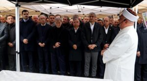 Ekincik Köyünde 97 Yaşında Vefat Eden Şahin İçin Cenaze Töreni ve Katılanlar