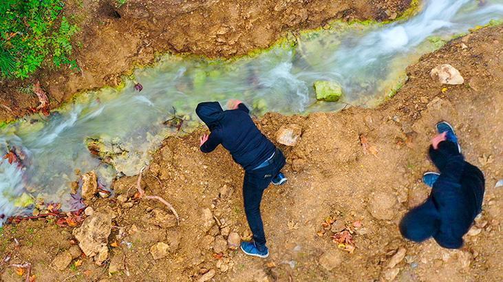 Emendere Mahallesi’nde Sular Yine Aktı: Depremlerin Ardından Doğan Su Kaynağı Yeniden Canlandı