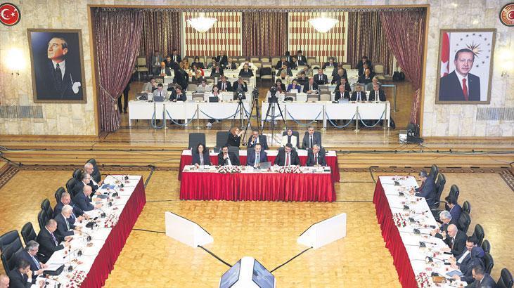 Etkin Pişmanlık ve Siyasi Yasağı Üzerine Tartışmalar: Tecrübeler ve Uluslararası Örnekler