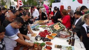 Gaziantep Esnaf Sofrası Festivali: 10 Dakikada Yiyecekler Tüketildi