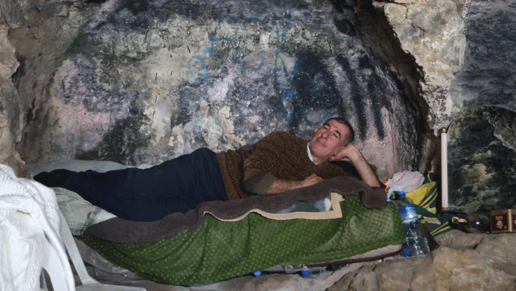 Hatay’da Mağara Yaşamı ve Resmi Müdahaleler: Ali Bozoğlan’ın Deprem Sonrası Zorlu Hikayesi