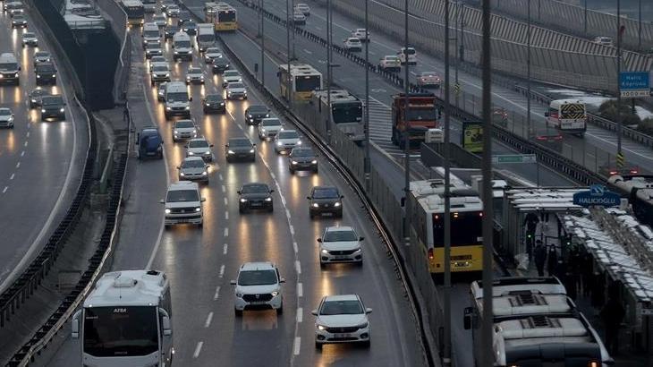 İstanbul Avrupa ve Anadolu Yakası Trafik Durumu: Yoğun Saatlerde Ana Akışlar ve Aktarma Noktaları