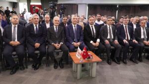 İstanbul Perpa Bölgesi’nde Ticaret Bakanı Bolat’tan Esnaf ve Yönetimine Toplantı Notları