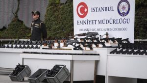 İstanbul’da Organize Suçlarla Mücadele: Geniş Operasyonlar ve Tutuklanan Şüpheliler