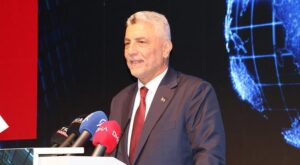 İzmir’de Dijital CEO-Liderler Zirvesi’nde Hükümet Vurgusu: Dijital Dönüşüm, Yeşil Mutabakat ve İhracatta Yeni Hedefler