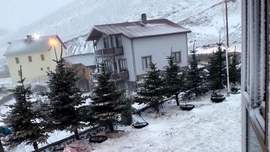 Kar Yağışı ve Düşen Sıcaklıklar: Türkiye’nin Yüksek Kesimleri Beyaza Büründü