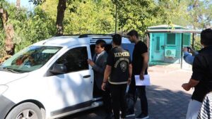 Kemer’de Esnaf Şikayetiyle Başlayan Soruşturma: Eski Belediye Başkanı Tutuklandı