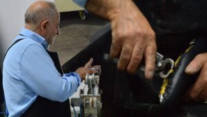 Köklü Zanaat: Hilmi Demirtaş’ın 68 Yıllık Ayakkabıcılık Geleneğini Yaşatma Hikayesi