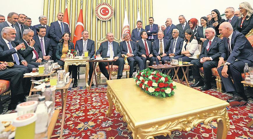 Kulislerden Yansıyan Liderler Zirvesi: İttifak Tartışmaları ve Tepkiler