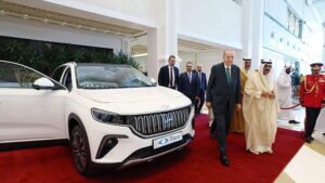 Kuveyt Ziyaretinin Ardından Erdoğan Katar’a Yola Çıkıyor: Görüşmeler ve Hediye Togg ile Sürüyor