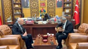 MHP Lideri Bahçeli, Yavuz Bingöl’ü Makamında Ağırladı: Bağlama ve Minnet Dolu Anlar