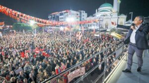 Millet İradesine Sahip Çıkıyor Mitingi ve CHP’nin Sabahı: Operasyonlar ve Davalar Üzerine Güncel Notlar