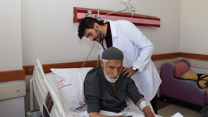 Oltu Hastanesi’nde Kalp Zarında Sıvı Boşaltma ile Yaşamsal Müdahale Başarıyla Gerçekleşti