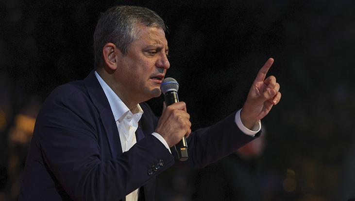 Özgür Özel’in Mezkur Konuşmasında CHP Yalnızlıkla Yüzleşmiyor: Tutumlar ve Stratejiler