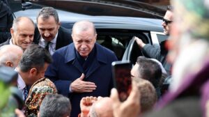 Rize Gezisinde Erdoğan, Komşularıyla Sohbet ve Ayder’de İncelemeler