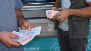 Sahibini Arama Çabasındaki İki Gencin ATM Olayındaki Dürüst Yaklaşımı