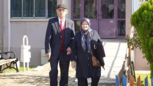 Şehit Pilotin Ailesi Cumhuriyet Bayramı Coşkusunu Yerinde Yaşadı: Başkana Sürpriz Ziyaret