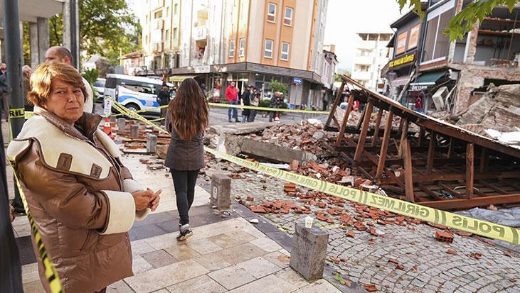 Sındırgı Depremi Sonrası Esnaf ve Vatandaşın Yaşadığı Zor Anlar ve Dayanışma