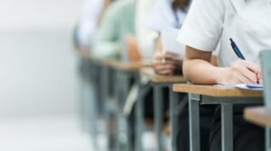 Tam Burslu Öğrencinin Sınıf Tekrarı ve Ödeme Taleplerinde KDK Çözümü