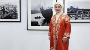 VakıfBank Sanat Galerisi’nin Açılış Töreni: Emine Erdoğan’dan Serçin ve Dayanışma Dolu Anlar