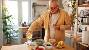 Yaşlılıkta Beslenme: Denge ve Renkli Seçimler ile Sağlıklı Bir Dönem