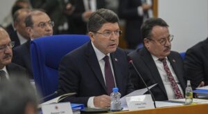 Adalet Bakanlığı 2026 Bütçe Görüşmeleri: Tunç’un Denetim Vurgusu ve Soru Önergelerine Hızlı Yanıt Bildirimi